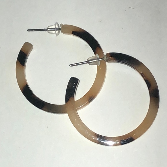 Jewelry - Beige and Black Tortoiseshell Boho Hoop Earrings